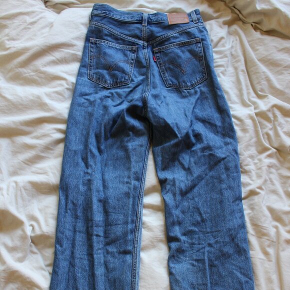 Levi's High Loose Jeans - Picture 3 of 3